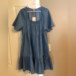 Denim style dress with pockets